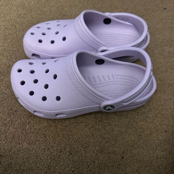 Crocs. Unisex - Picture 2 of 4